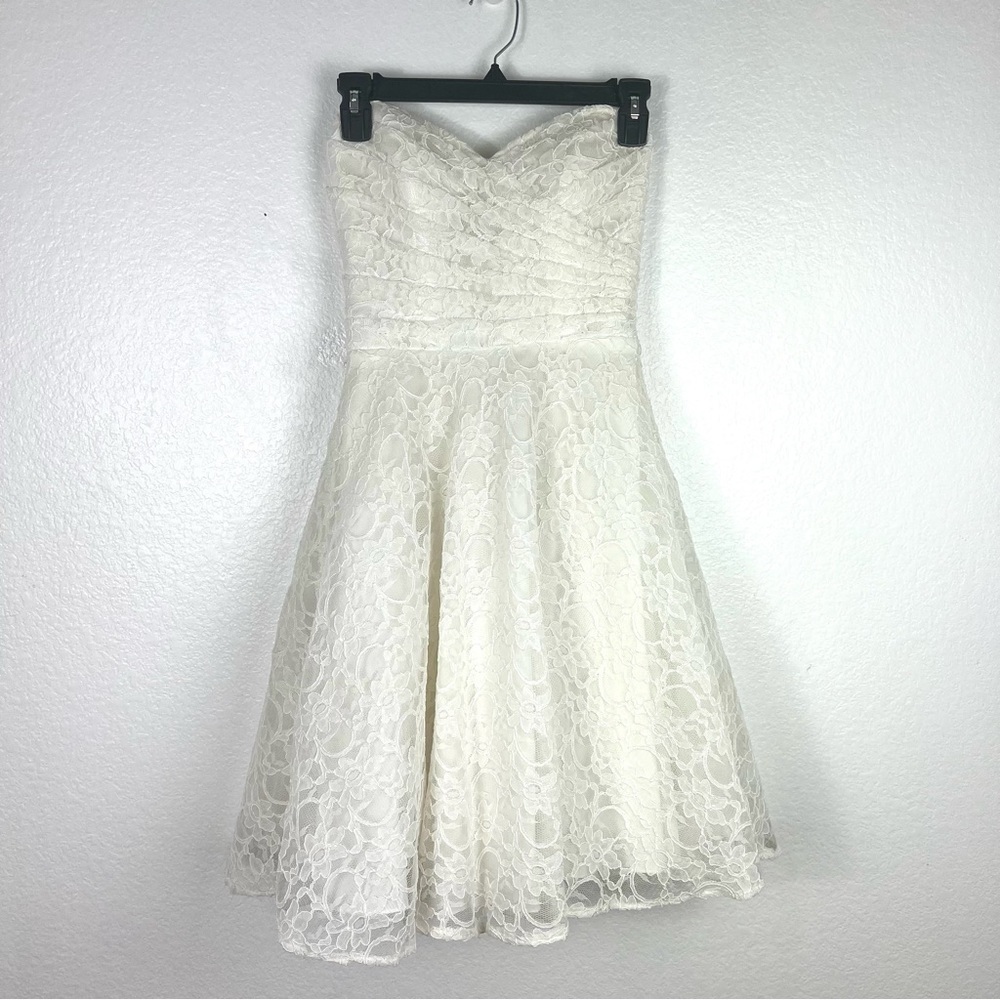 Lace Morilee Bridesmaid Dress with Sweetheart Neckline and Button Back size 4 - Picture 4 of 11